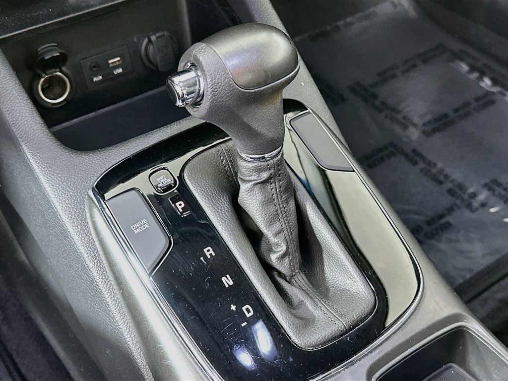Thumbnail: 2018 Kia Forte - 17