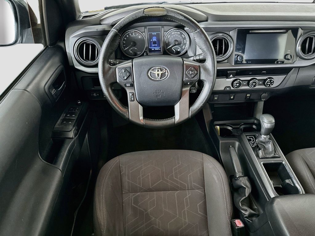 Thumbnail: 2017 Toyota Tacoma - 10