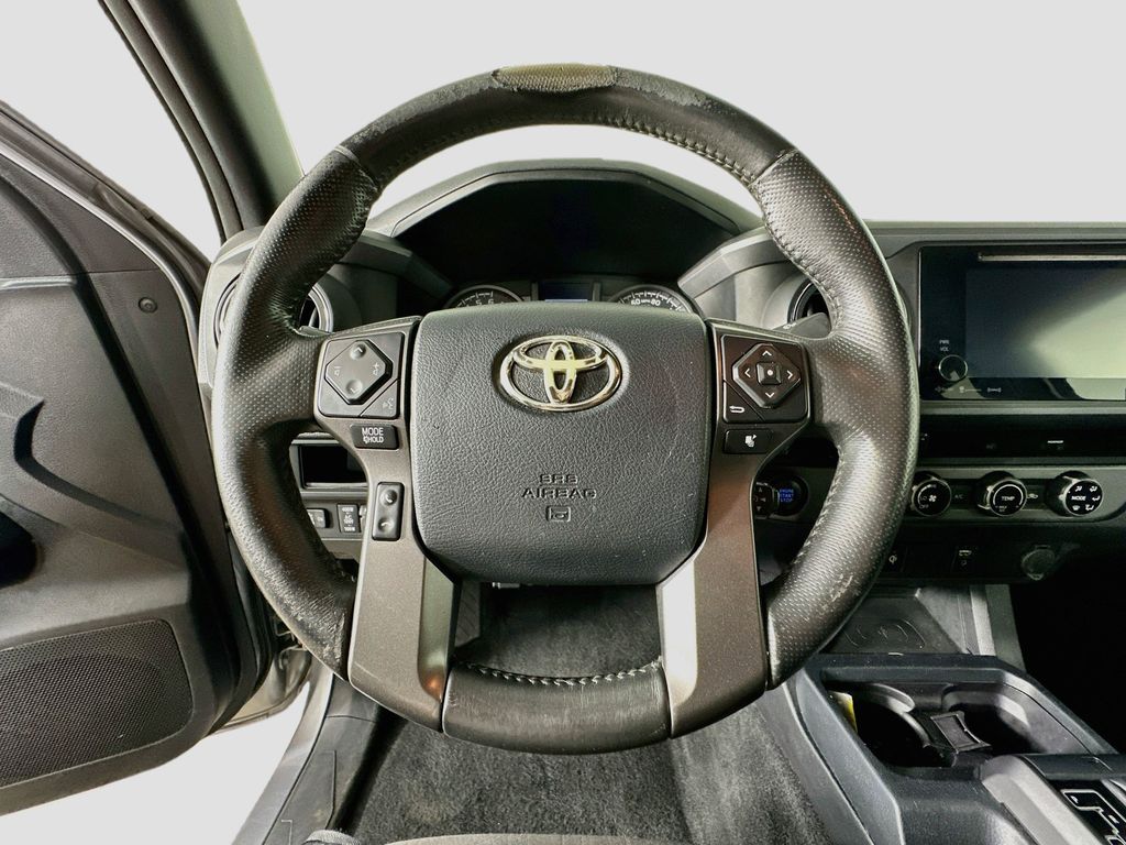 Thumbnail: 2017 Toyota Tacoma - 15