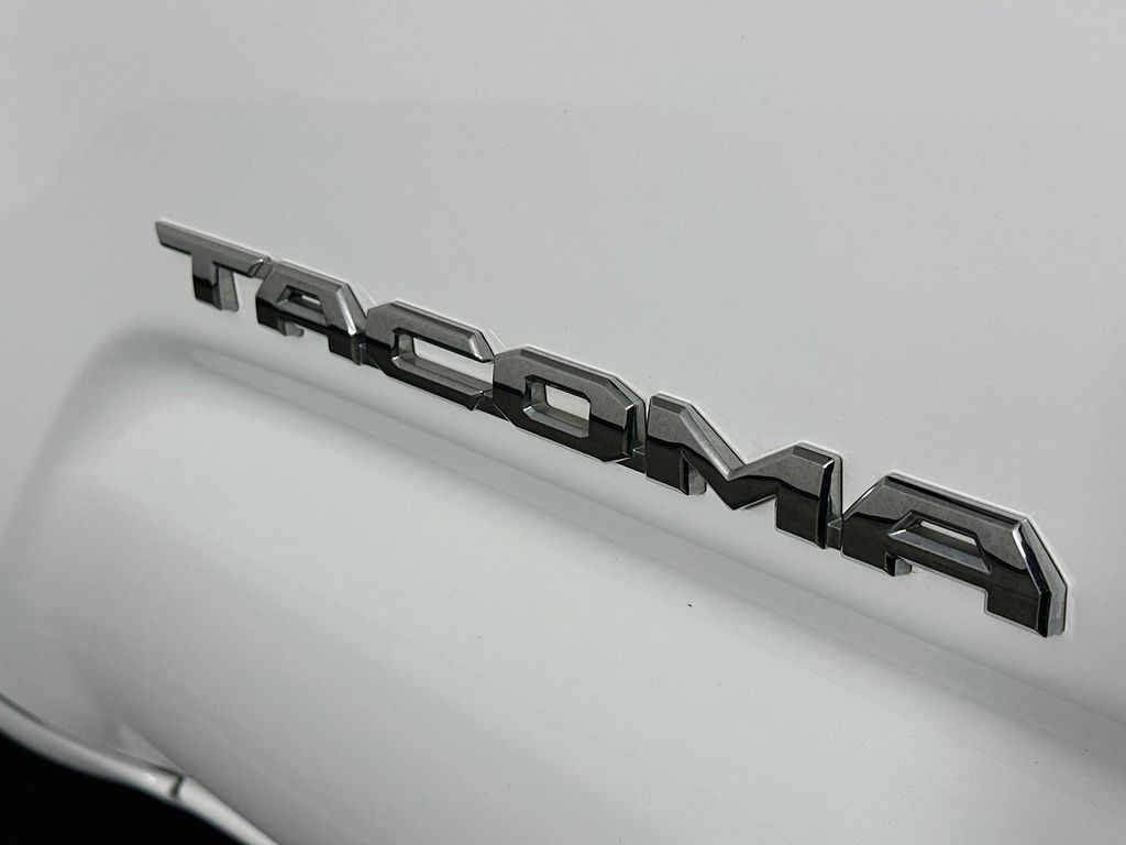 Thumbnail: 2022 Toyota Tacoma - 7
