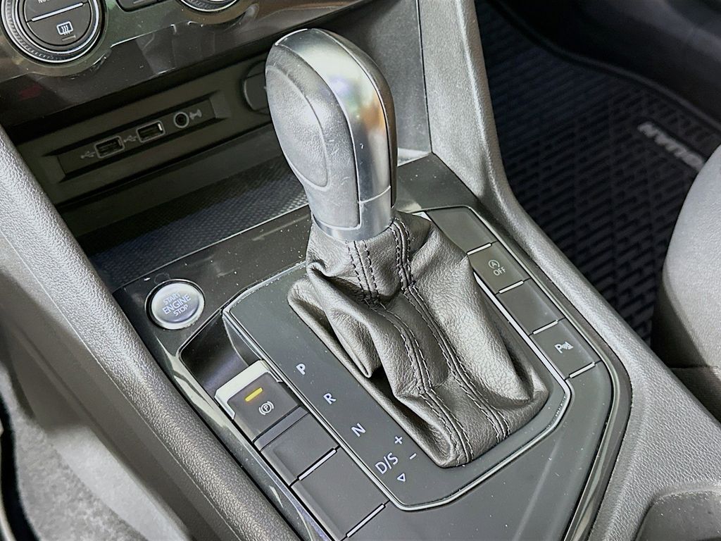 Thumbnail: 2019 Volkswagen Tiguan - 17