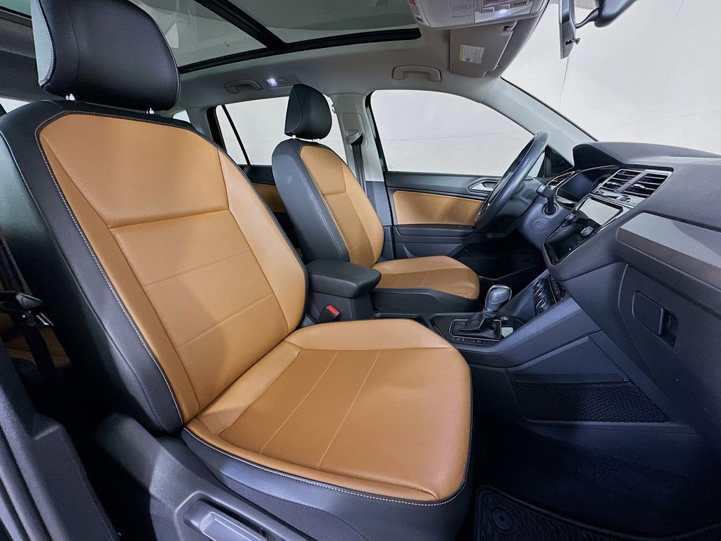 Thumbnail: 2019 Volkswagen Tiguan - 12