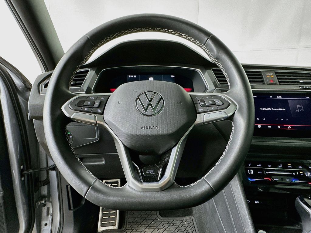 Thumbnail: 2023 Volkswagen Tiguan - 14