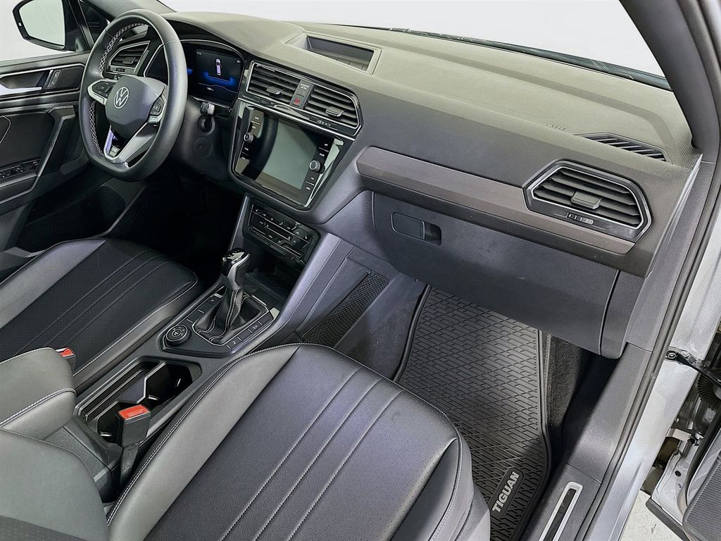 Thumbnail: 2023 Volkswagen Tiguan - 34