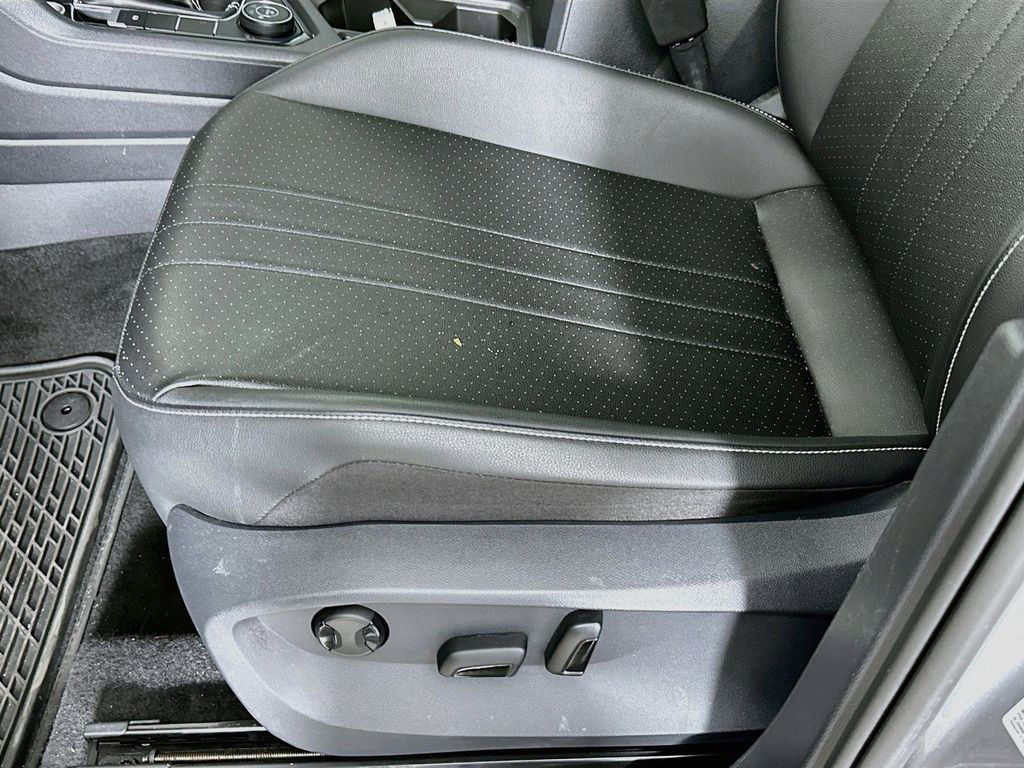 Thumbnail: 2023 Volkswagen Tiguan - 29