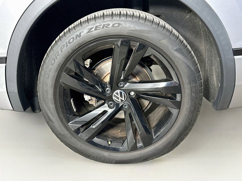 Thumbnail: 2023 Volkswagen Tiguan - 7