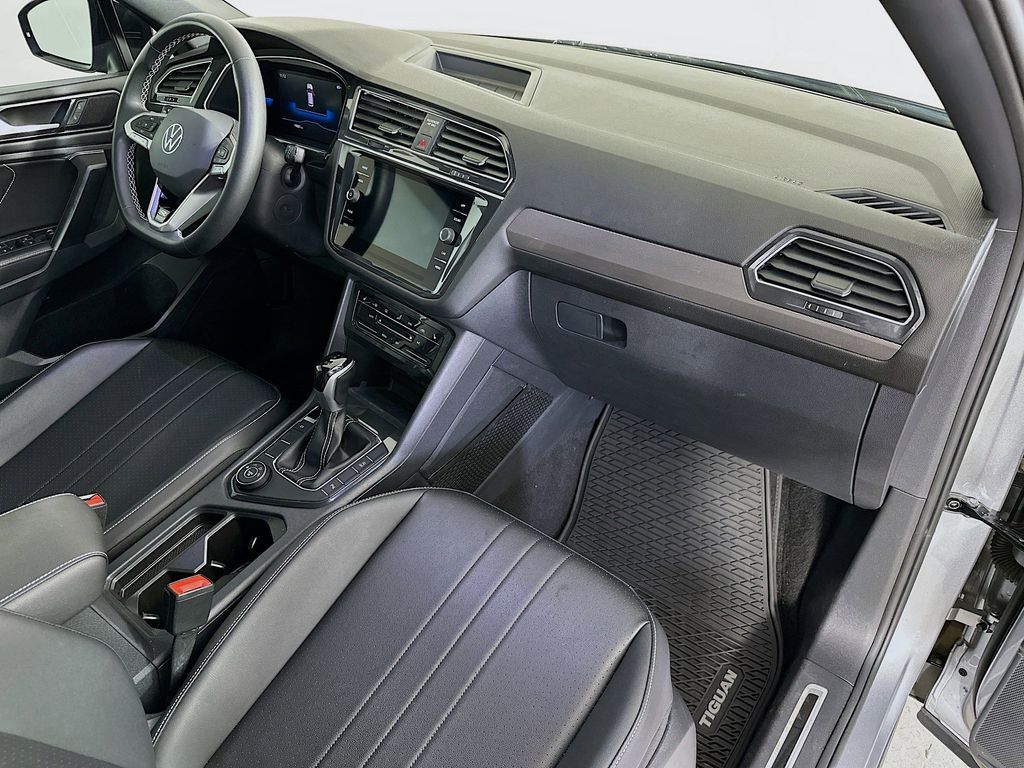 Thumbnail: 2023 Volkswagen Tiguan - 33