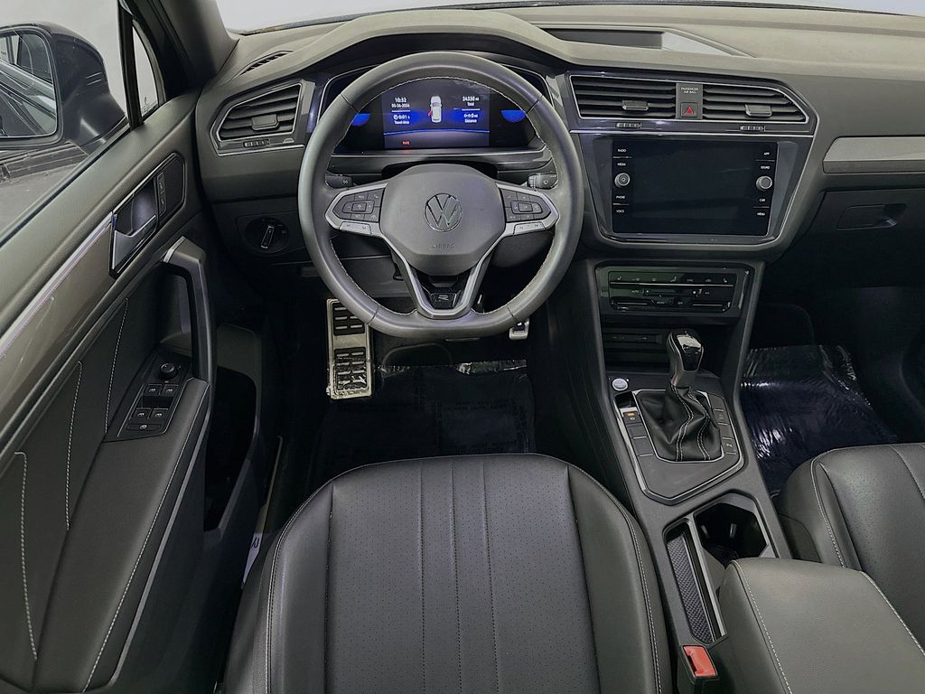 Thumbnail: 2023 Volkswagen Tiguan - 10