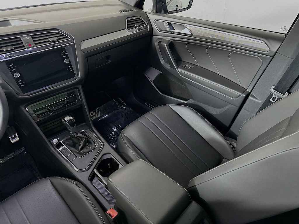 Thumbnail: 2023 Volkswagen Tiguan - 14