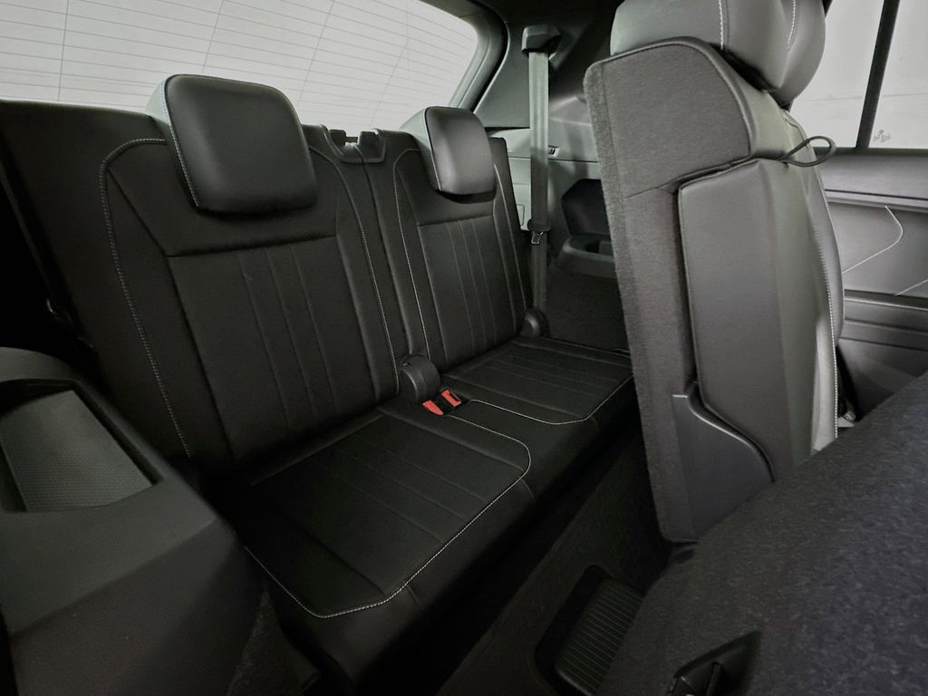 Thumbnail: 2023 Volkswagen Tiguan - 32