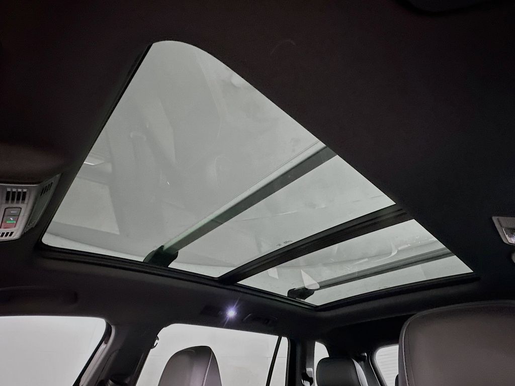 Thumbnail: 2023 Volkswagen Tiguan - 31