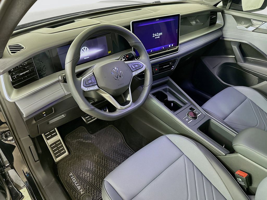 Thumbnail: 2025 Volkswagen Tiguan - 2