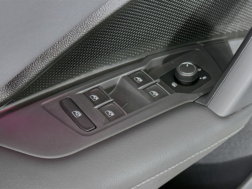 Thumbnail: 2025 Volkswagen Tiguan - 27