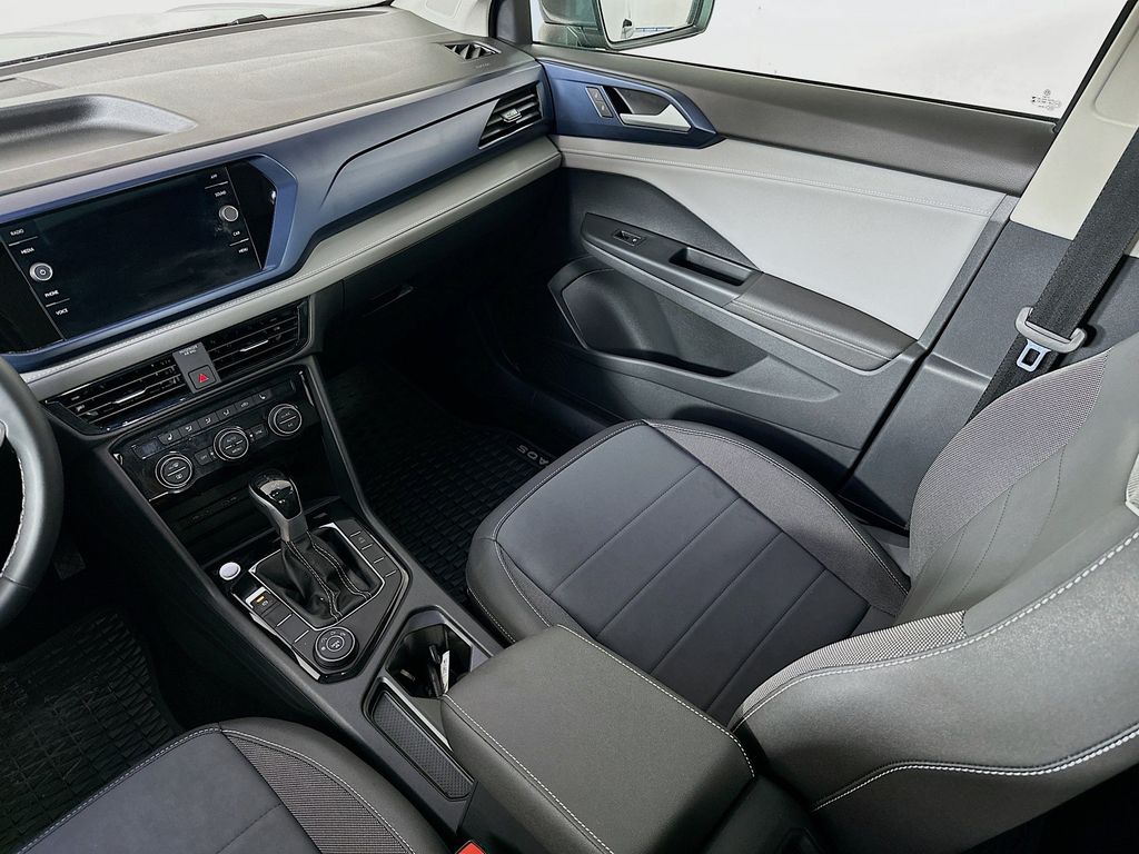 Thumbnail: 2024 Volkswagen Taos - 14