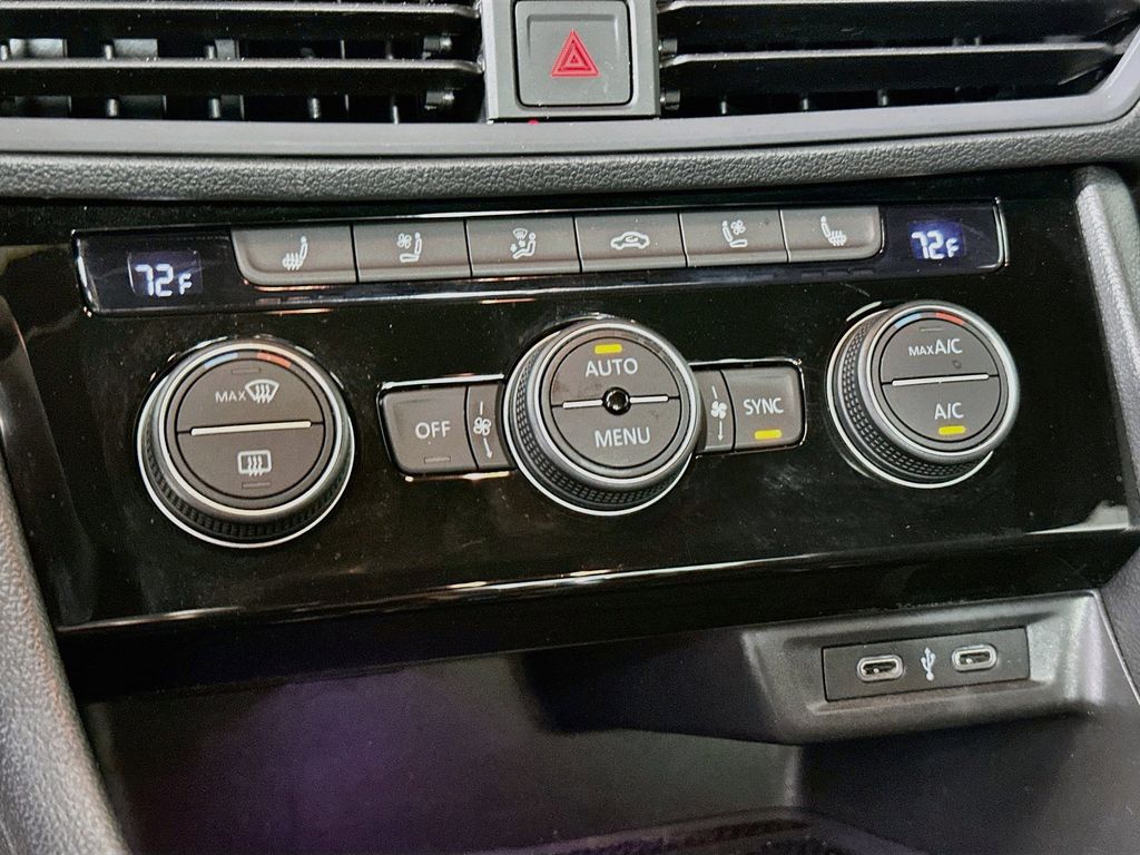Thumbnail: 2021 Volkswagen Jetta - 22