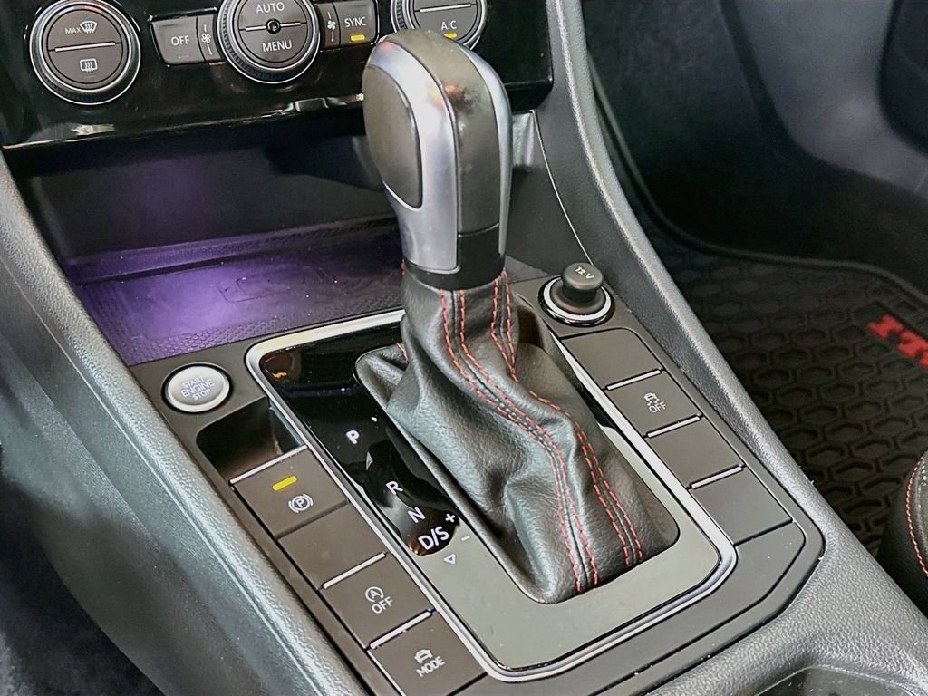 Thumbnail: 2021 Volkswagen Jetta - 17