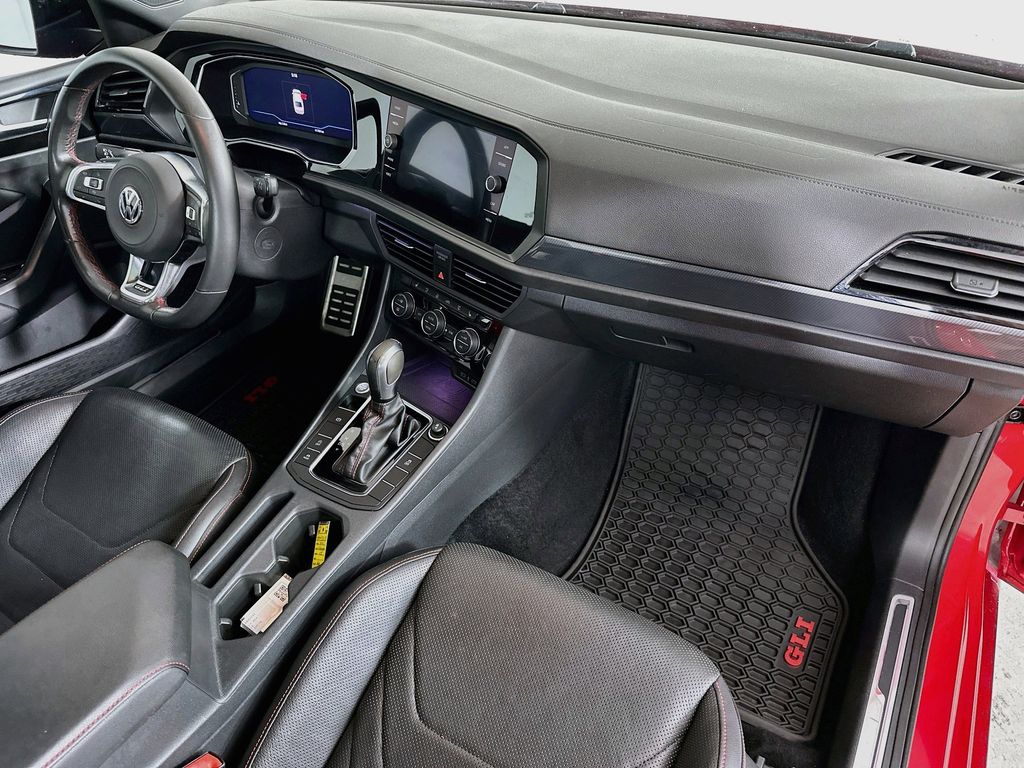 Thumbnail: 2021 Volkswagen Jetta - 32