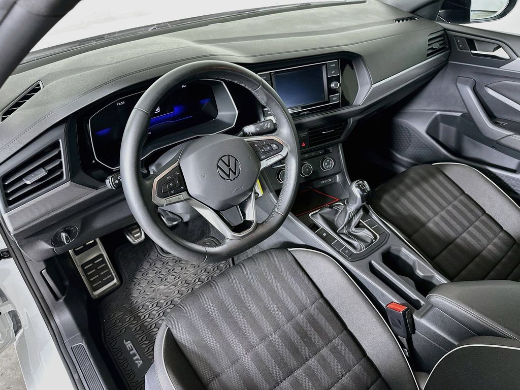 Thumbnail: 2024 Volkswagen Jetta - 2