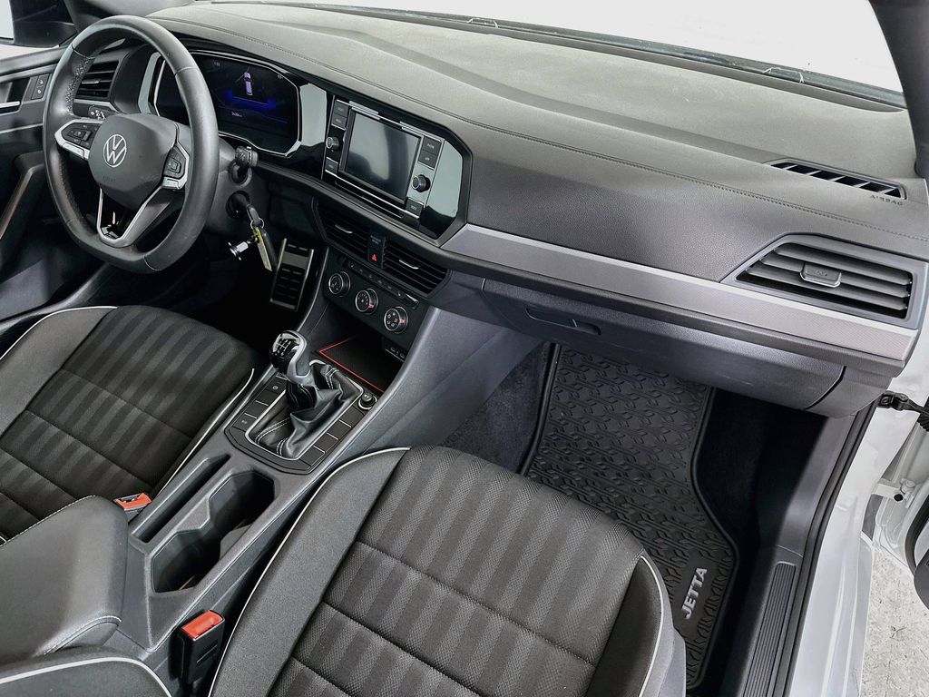 Thumbnail: 2024 Volkswagen Jetta - 14