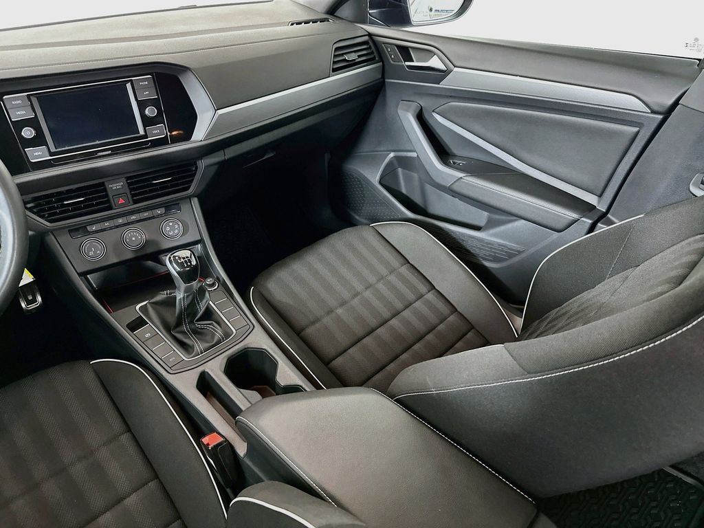 Thumbnail: 2024 Volkswagen Jetta - 16