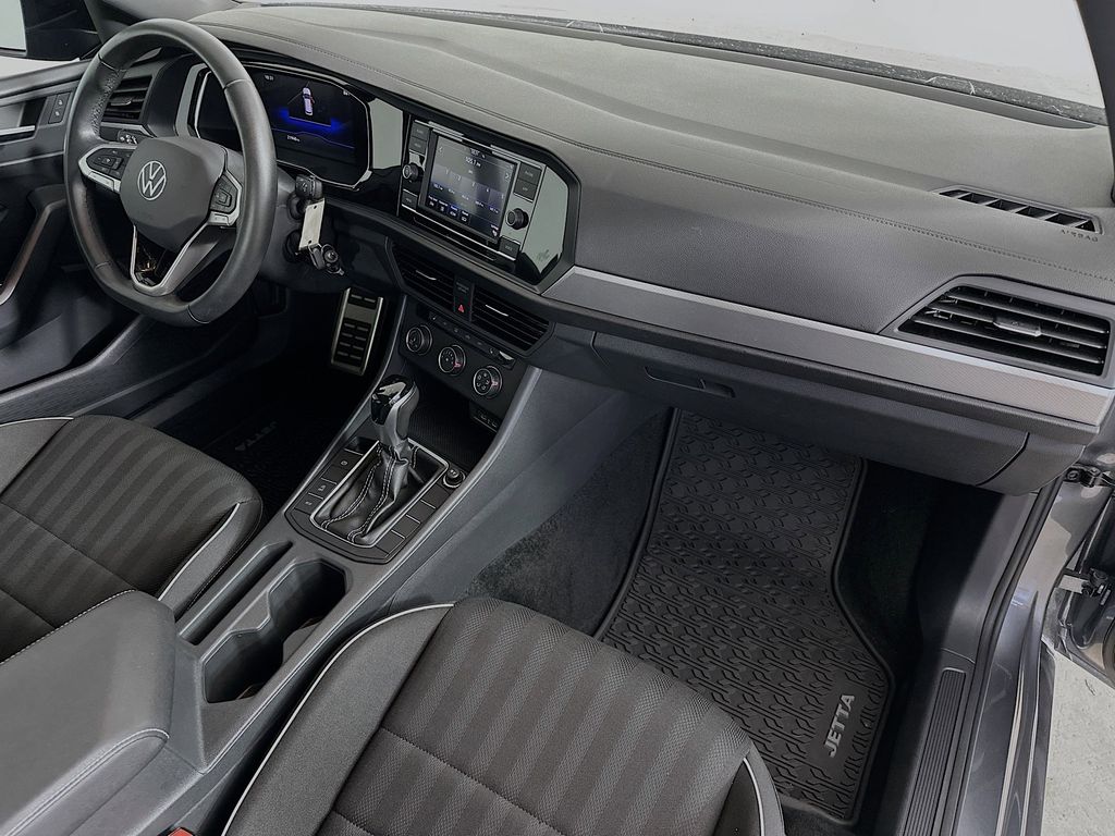 Thumbnail: 2024 Volkswagen Jetta - 30