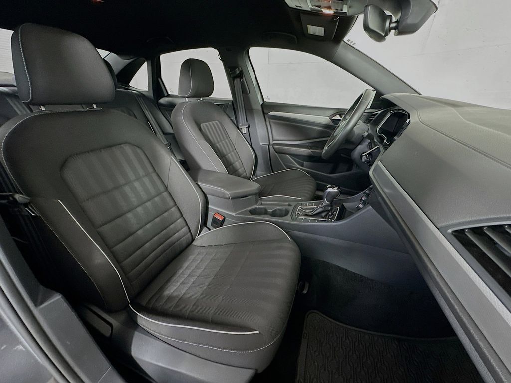 Thumbnail: 2024 Volkswagen Jetta - 12