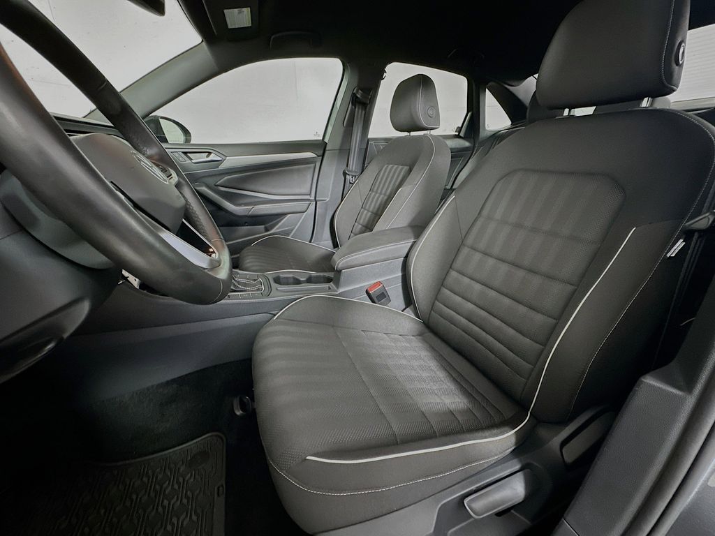 Thumbnail: 2024 Volkswagen Jetta - 11