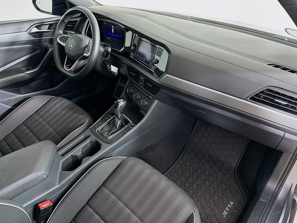 Thumbnail: 2024 Volkswagen Jetta - 31