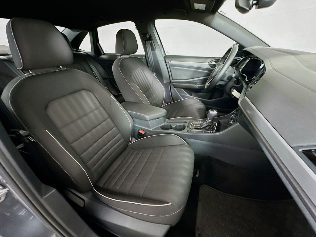 Thumbnail: 2024 Volkswagen Jetta - 11