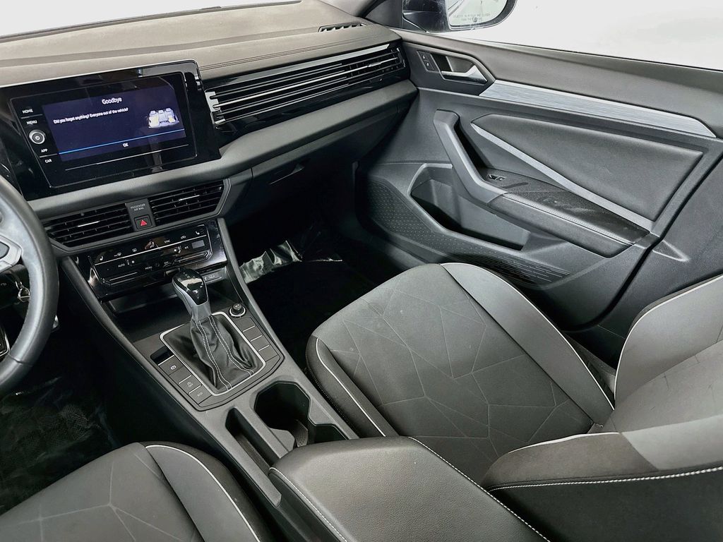 Thumbnail: 2025 Volkswagen Jetta - 12