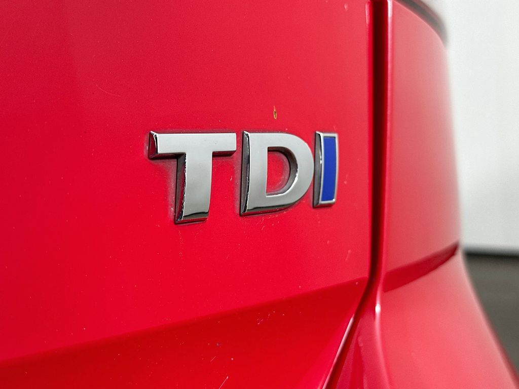 Thumbnail: 2015 Volkswagen Golf - 7