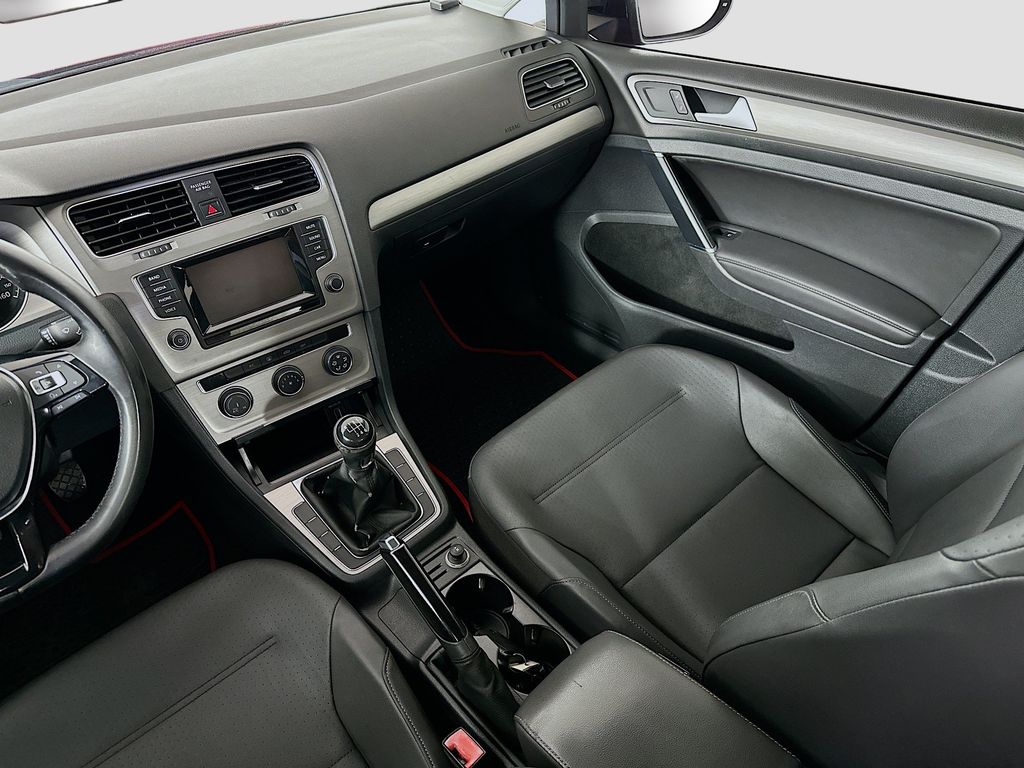 Thumbnail: 2015 Volkswagen Golf - 14