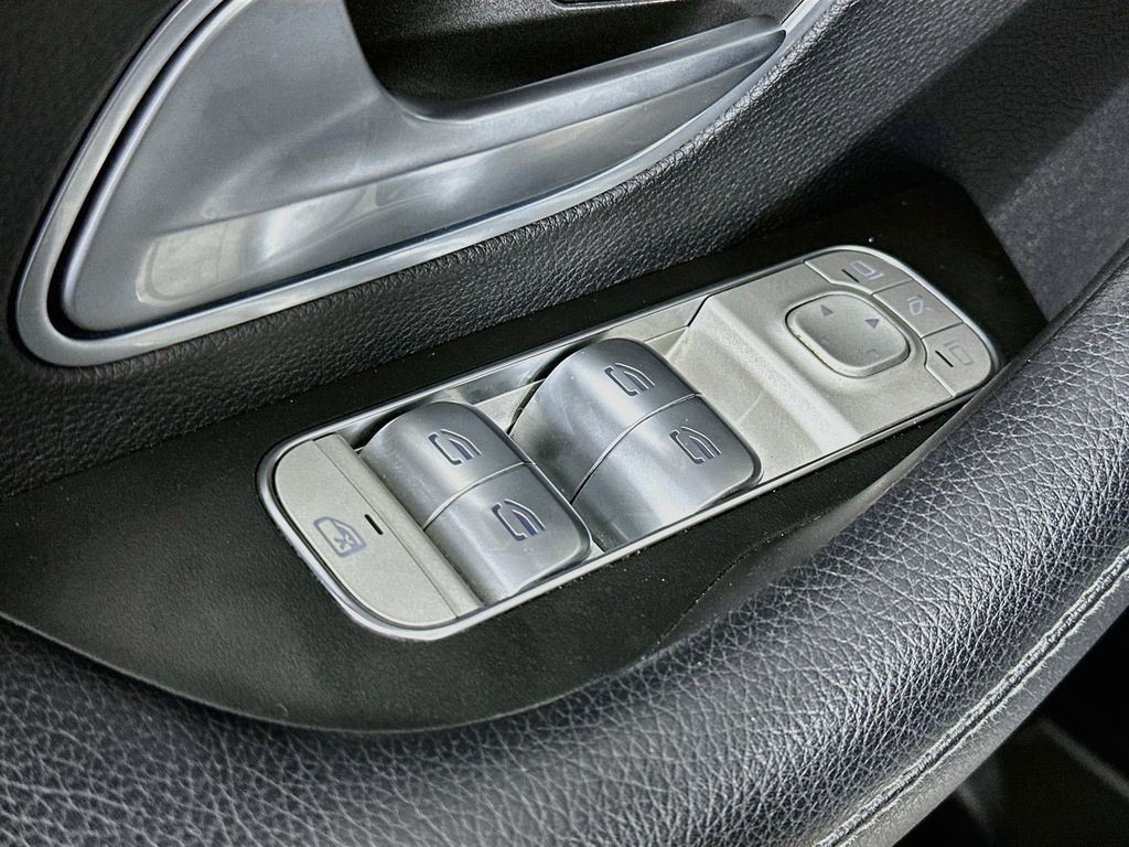 Thumbnail: 2022 Mercedes-Benz GLE - 30