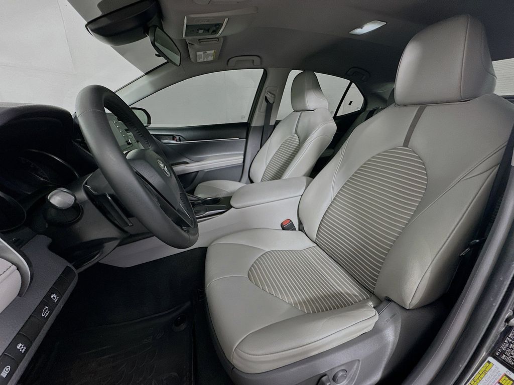 Thumbnail: 2021 Toyota Camry - 11