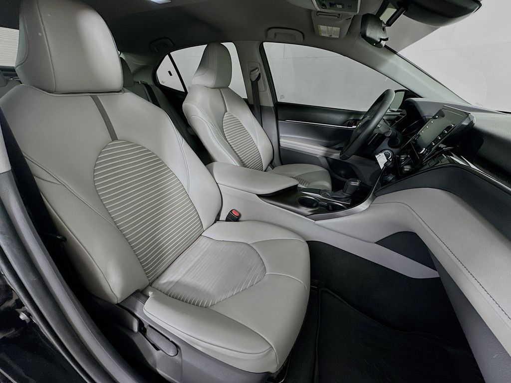 Thumbnail: 2021 Toyota Camry - 12