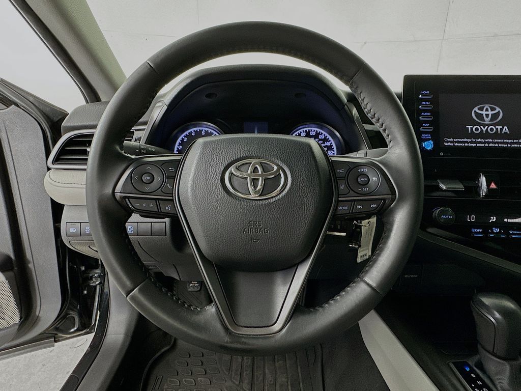 Thumbnail: 2021 Toyota Camry - 15