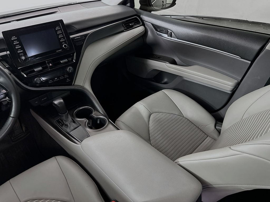 Thumbnail: 2021 Toyota Camry - 14