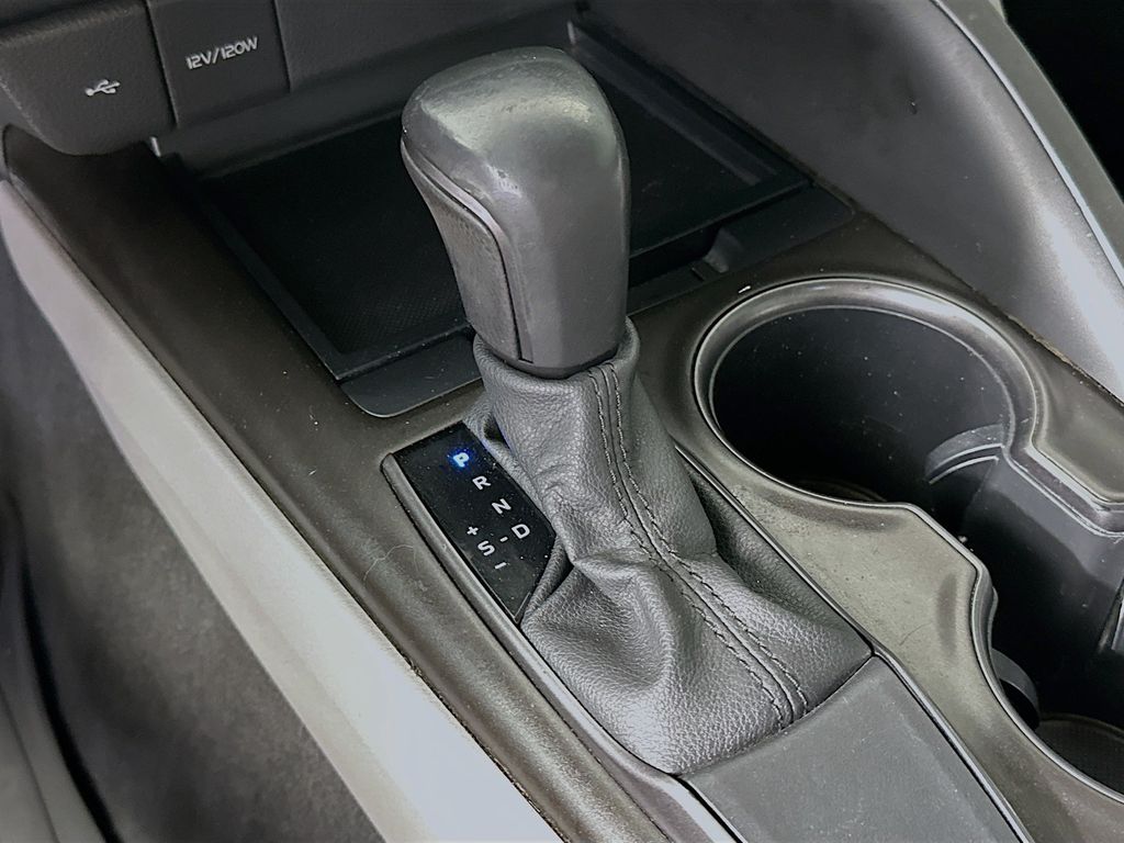 Thumbnail: 2021 Toyota Camry - 17