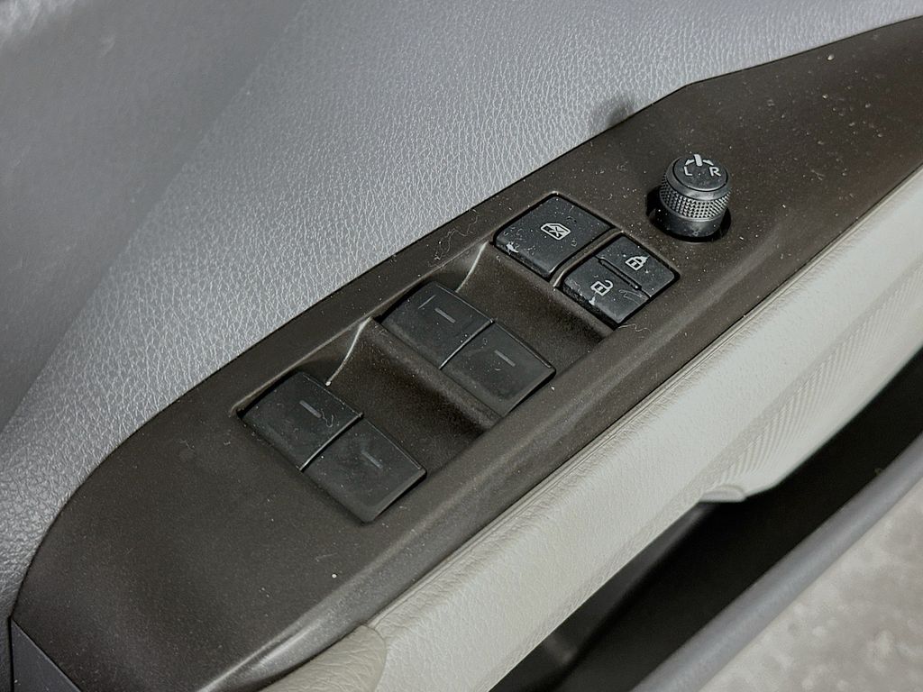 Thumbnail: 2021 Toyota Camry - 28