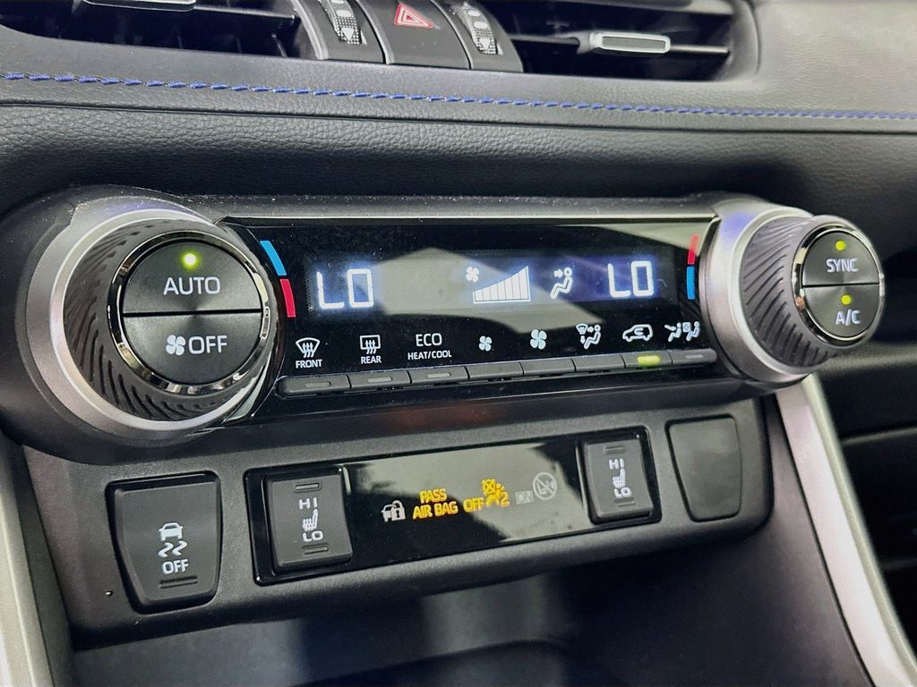 Thumbnail: 2025 Toyota RAV4 - 23