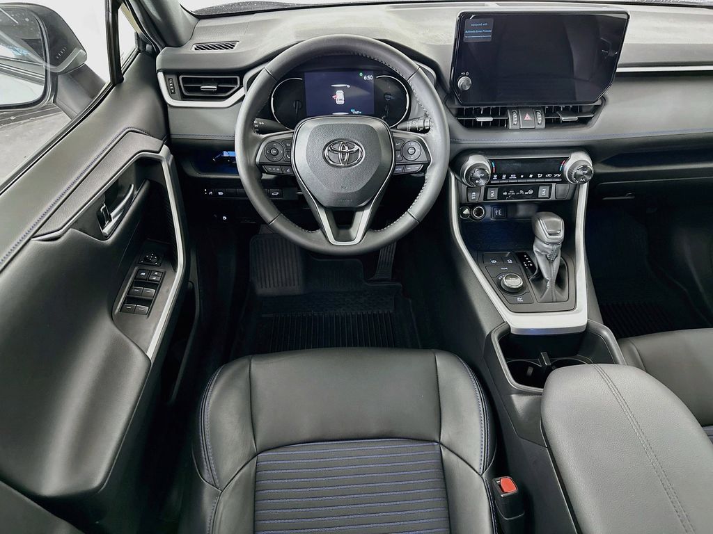 Thumbnail: 2025 Toyota RAV4 - 9