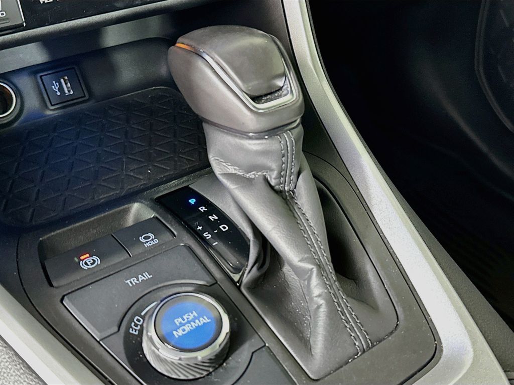 Thumbnail: 2025 Toyota RAV4 - 16