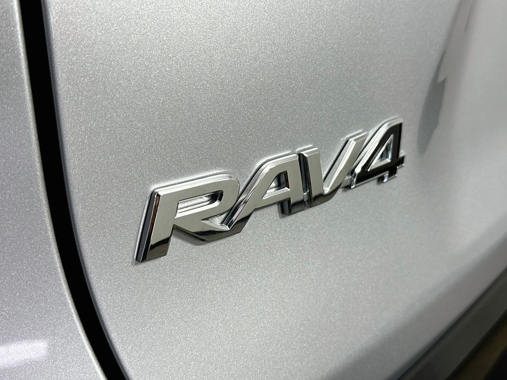 Thumbnail: 2025 Toyota RAV4 - 6