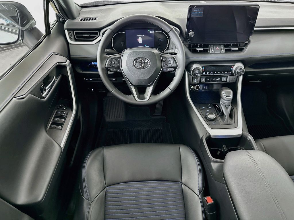 Thumbnail: 2025 Toyota RAV4 - 9