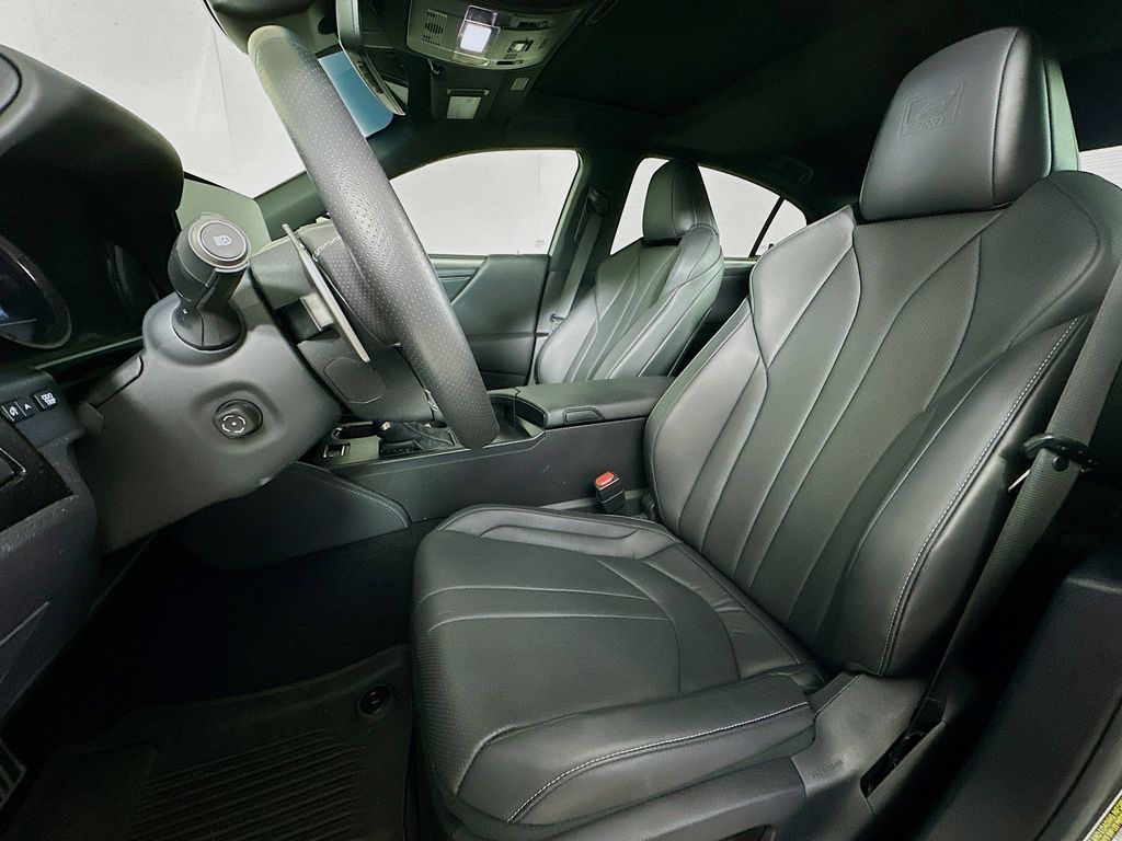 Thumbnail: 2024 Lexus ES - 11
