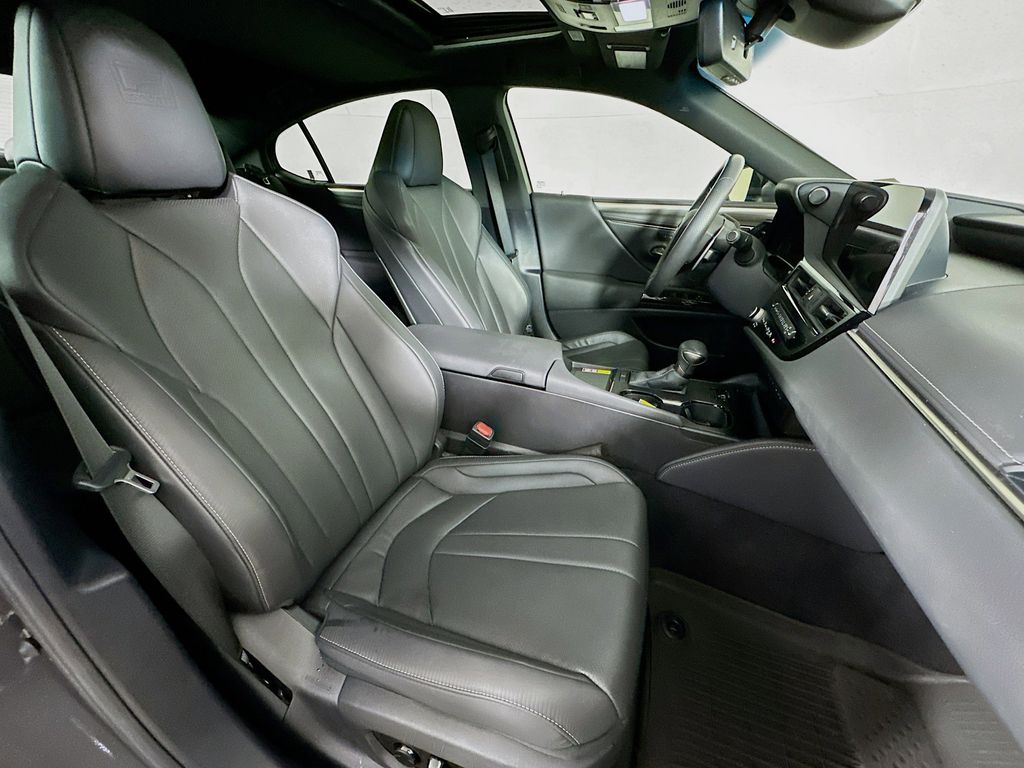 Thumbnail: 2024 Lexus ES - 12
