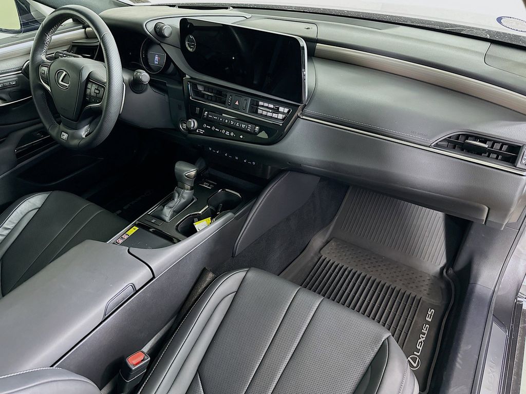 Thumbnail: 2024 Lexus ES - 15