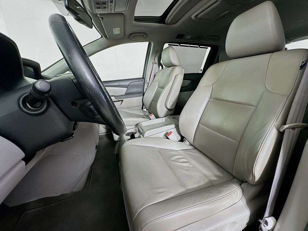 Thumbnail: 2013 Honda Odyssey - 11