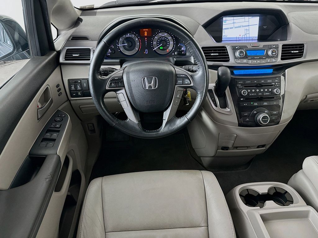 Thumbnail: 2013 Honda Odyssey - 10
