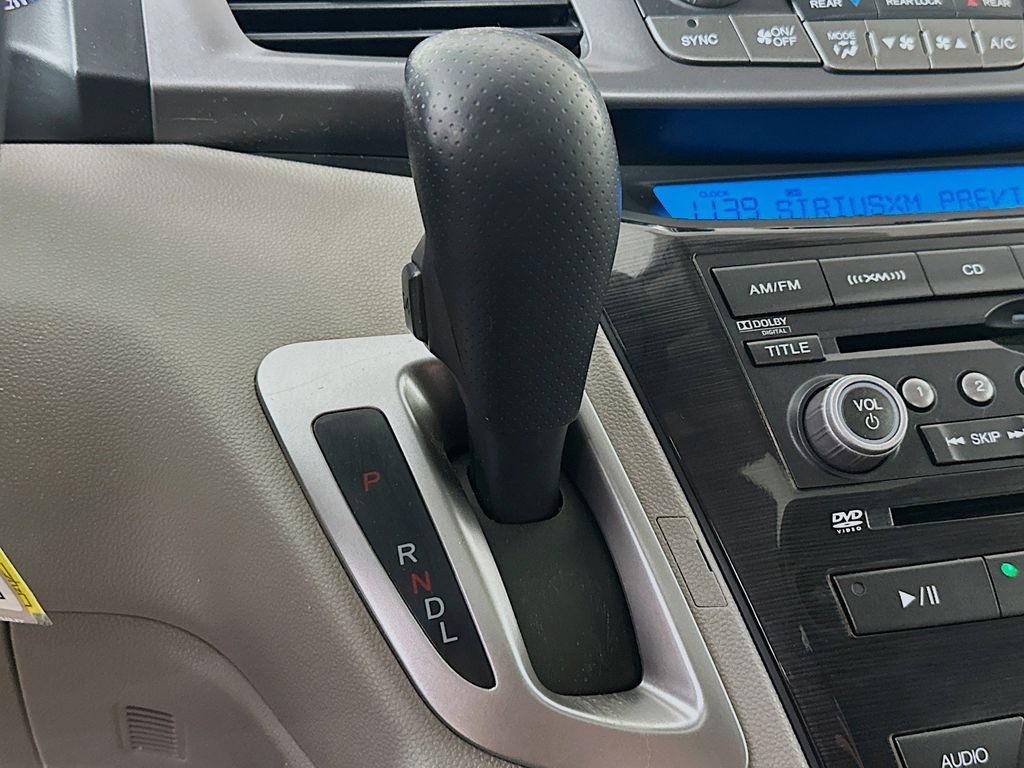 Thumbnail: 2013 Honda Odyssey - 17
